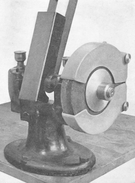 Capot de protection pour disques abrasifs, 1942