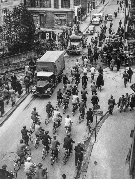 Traffico ciclistico a Zurigo intorno al 1950