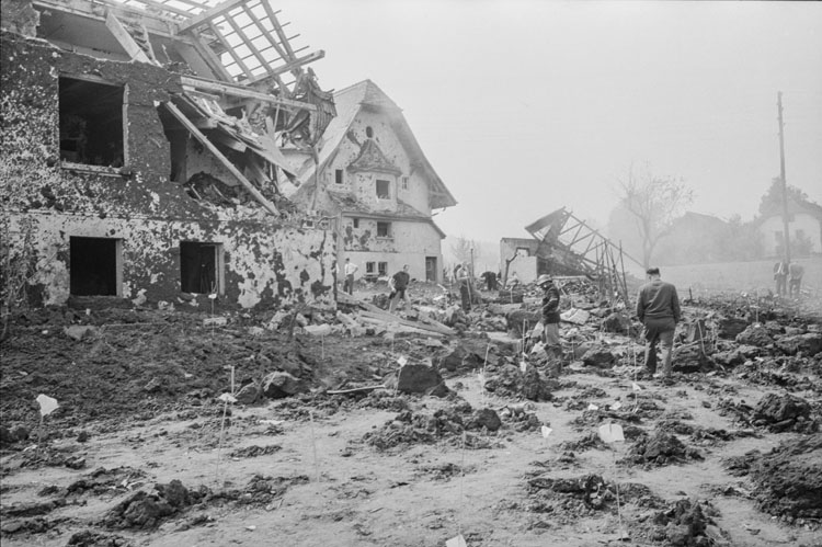Dürrenäsch, luogo dello schianto e fattoria distrutta, 1963