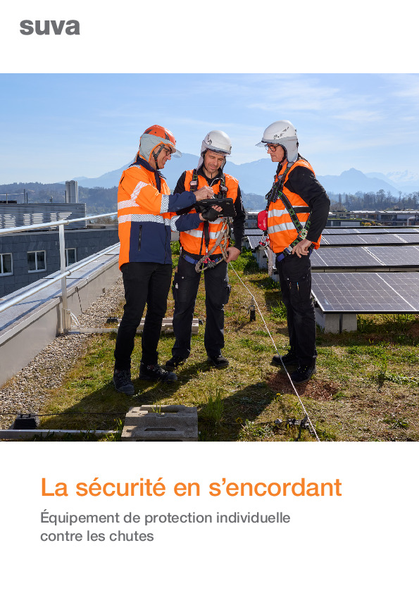 Travaux avec des équipements de protection individuelle contre les chutes