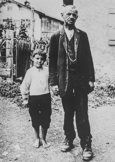 Fabrikarbeiter aus dem Zürcher Oberland um 1900.