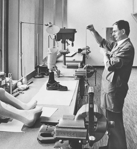 Atelier orthopédique de Bellikon, le jour des portes ouvertes, en 1974