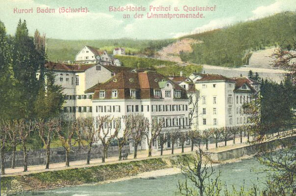 Carte postale de 1909 représentant le «Volksheilbad Freihof» (à g.) et le «Quellenhof»