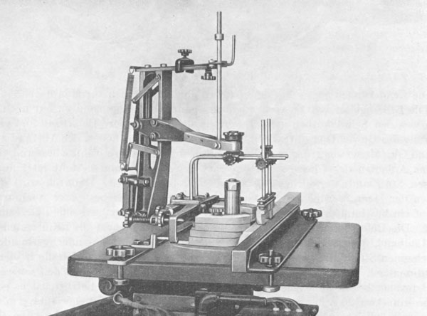 Schutzapparat für Kehlmaschinen, 1930